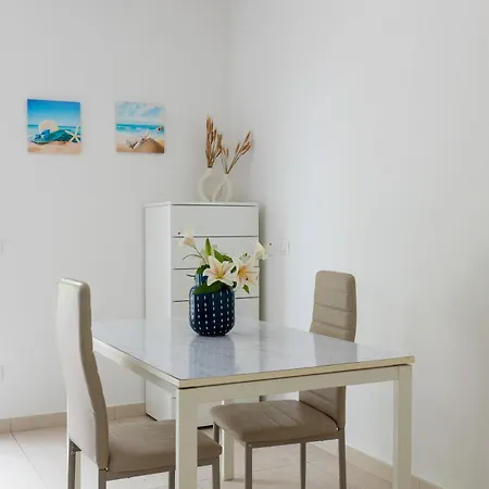 Apartment Guesthost - Cozy Inside A With Garden Near The Sea *