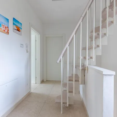 Guesthost - Cozy Inside A With Garden Near The Sea Marina di Pietrasanta