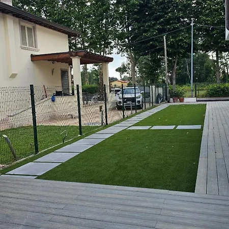 Guesthost - Cozy Inside A With Garden Near The Sea *