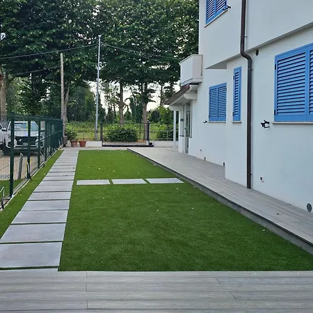 Guesthost - Cozy Inside A With Garden Near The Sea Marina di Pietrasanta